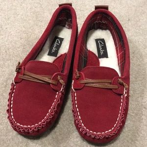 NWOT Clark’s Moccasin Slippers